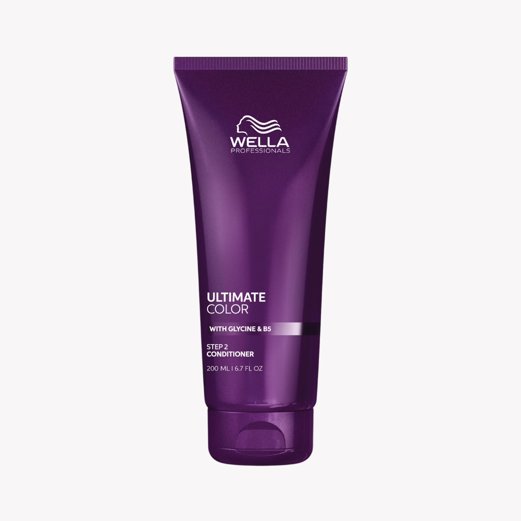 Der Wella Professionals Ultimate Color Conditioner pflegt coloriertes Haar intensiv und hilft dabei, die Farbbrillanz länger zu bewahren