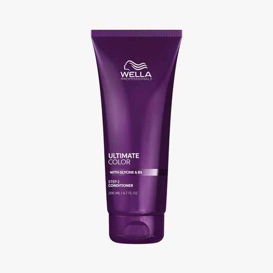 Der Wella Professionals Ultimate Color Conditioner pflegt coloriertes Haar intensiv und hilft dabei, die Farbbrillanz länger zu bewahren