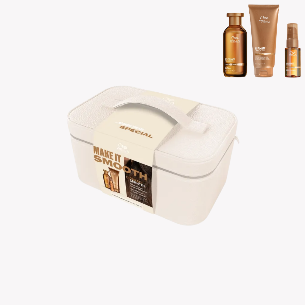 Ultimate Smooth Pflegeserie mit praktischer Kosmetiktasche in weiß. Wasserabweisend und Abwischbar.
